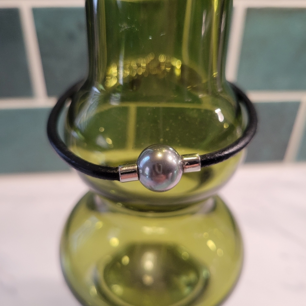 Majorica black pearl bracelet leather cord